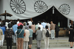 靖国神社参拝